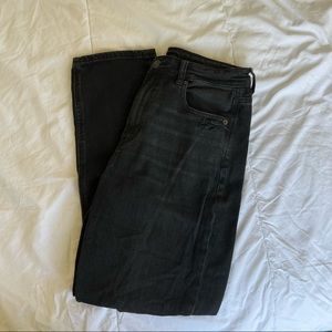 American Eagle Mom Straight Jeans